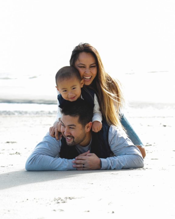 Lee, her husband and her son. 