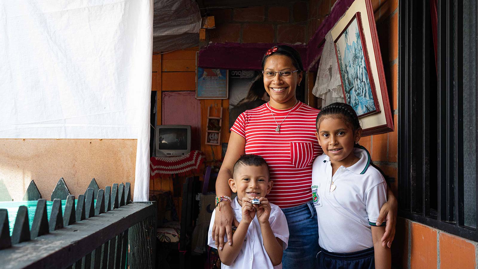 family in holts family strengthening program in colombia