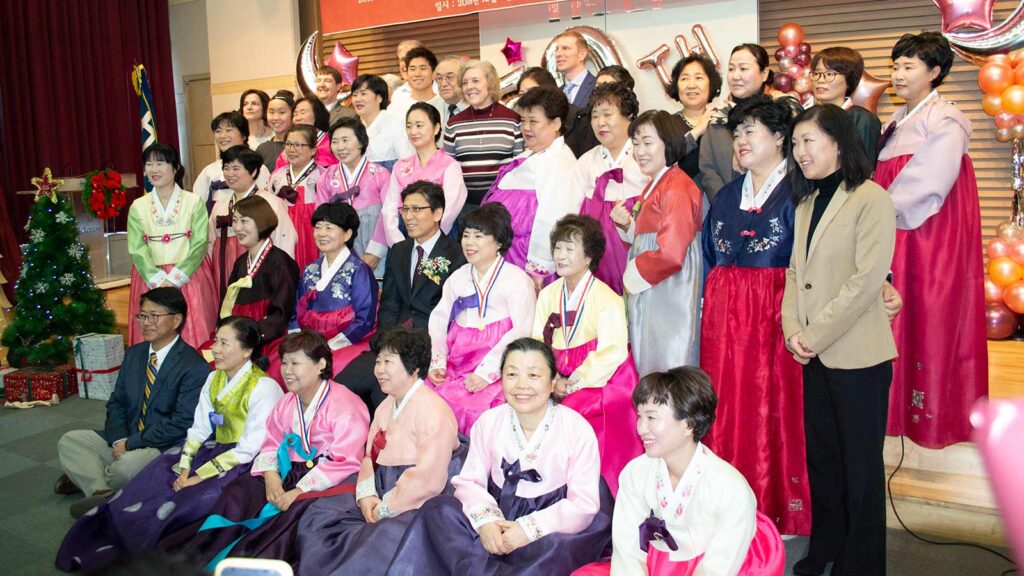 group of foster mothers at honorary luncheon 2016 gift team tour