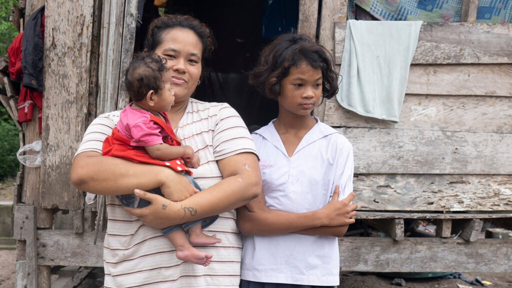 Mom in Thailand with her daughters