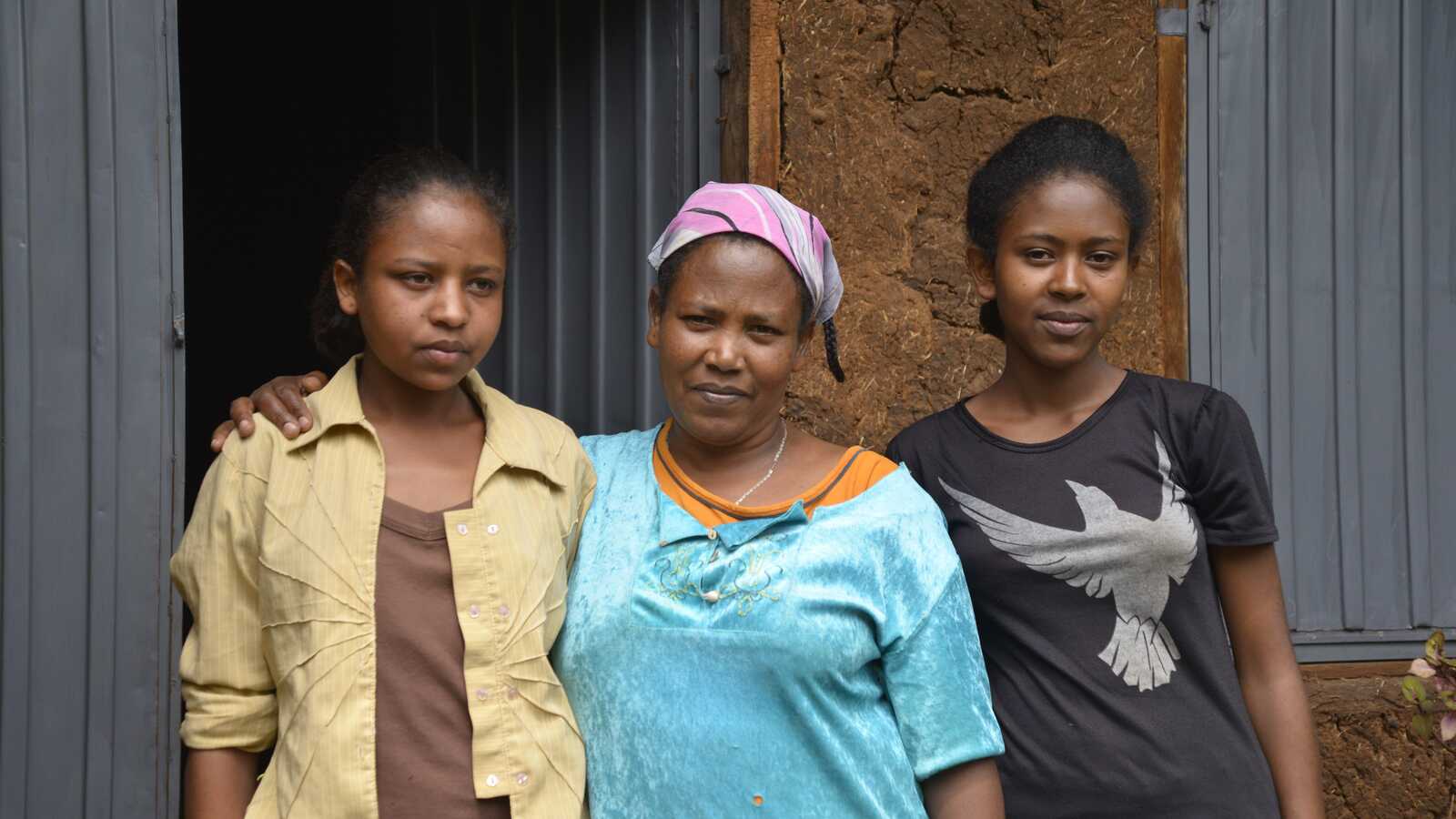 Mother daughters Ethiopia